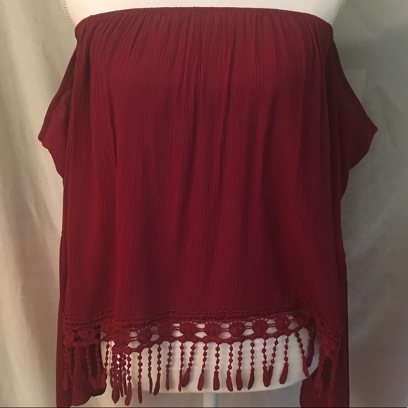 Entry off should red bell sleeve blouse - Picture 2 of 8